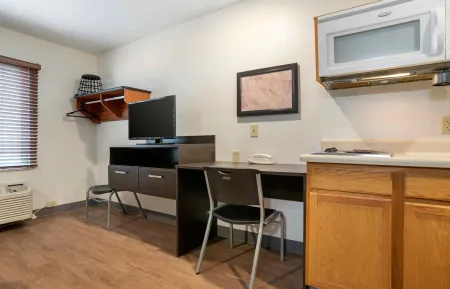 Studio Suite - 1 Queen Bed