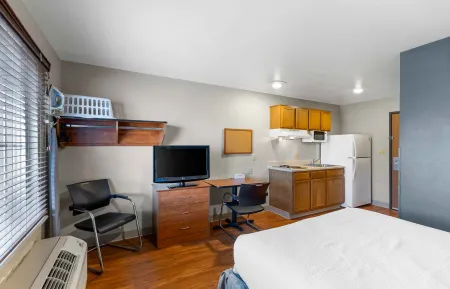 Studio Suite - 1 Queen Bed