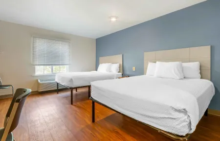 Deluxe Studio - 2 Queen Beds
