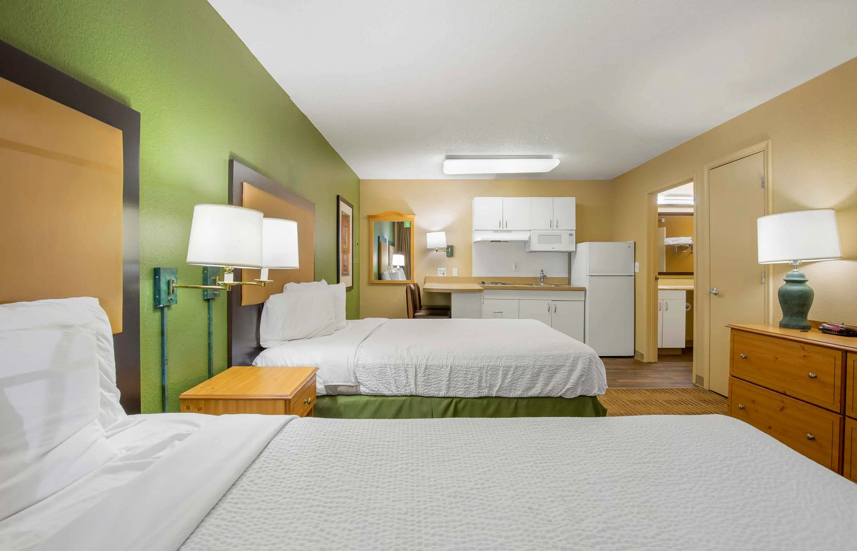 Studio Suite - 2 Full Beds