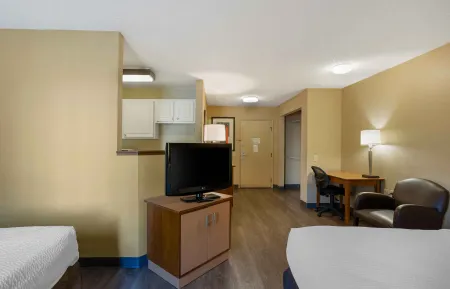 Studio Suite - 2 Queen Beds