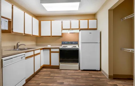 1 Bedroom Suite - 2 Queen Beds