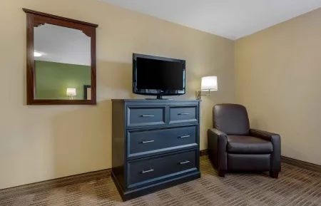 Studio Suite - 1 Queen Bed
