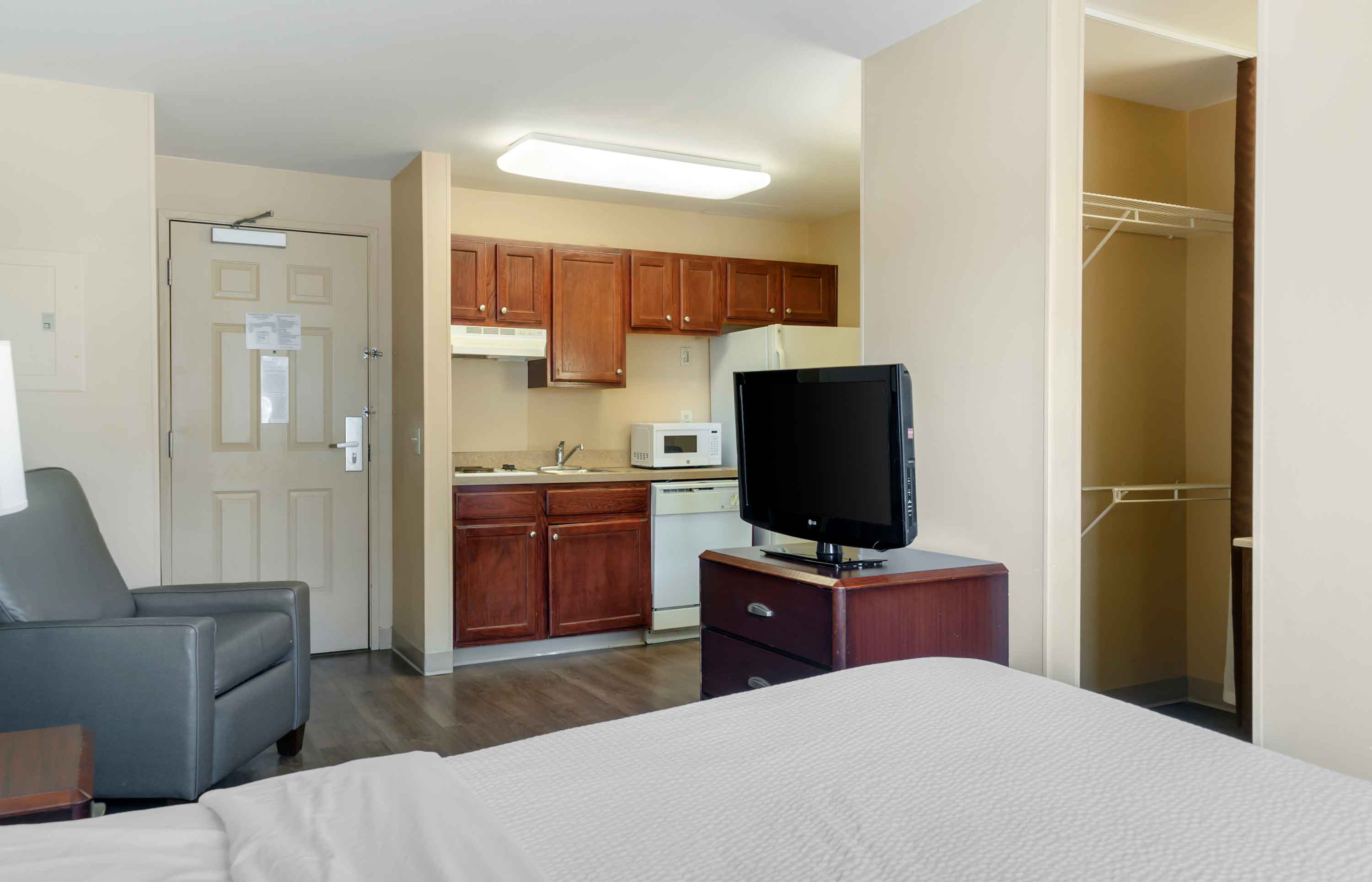 Studio Suite - 1 Queen Bed