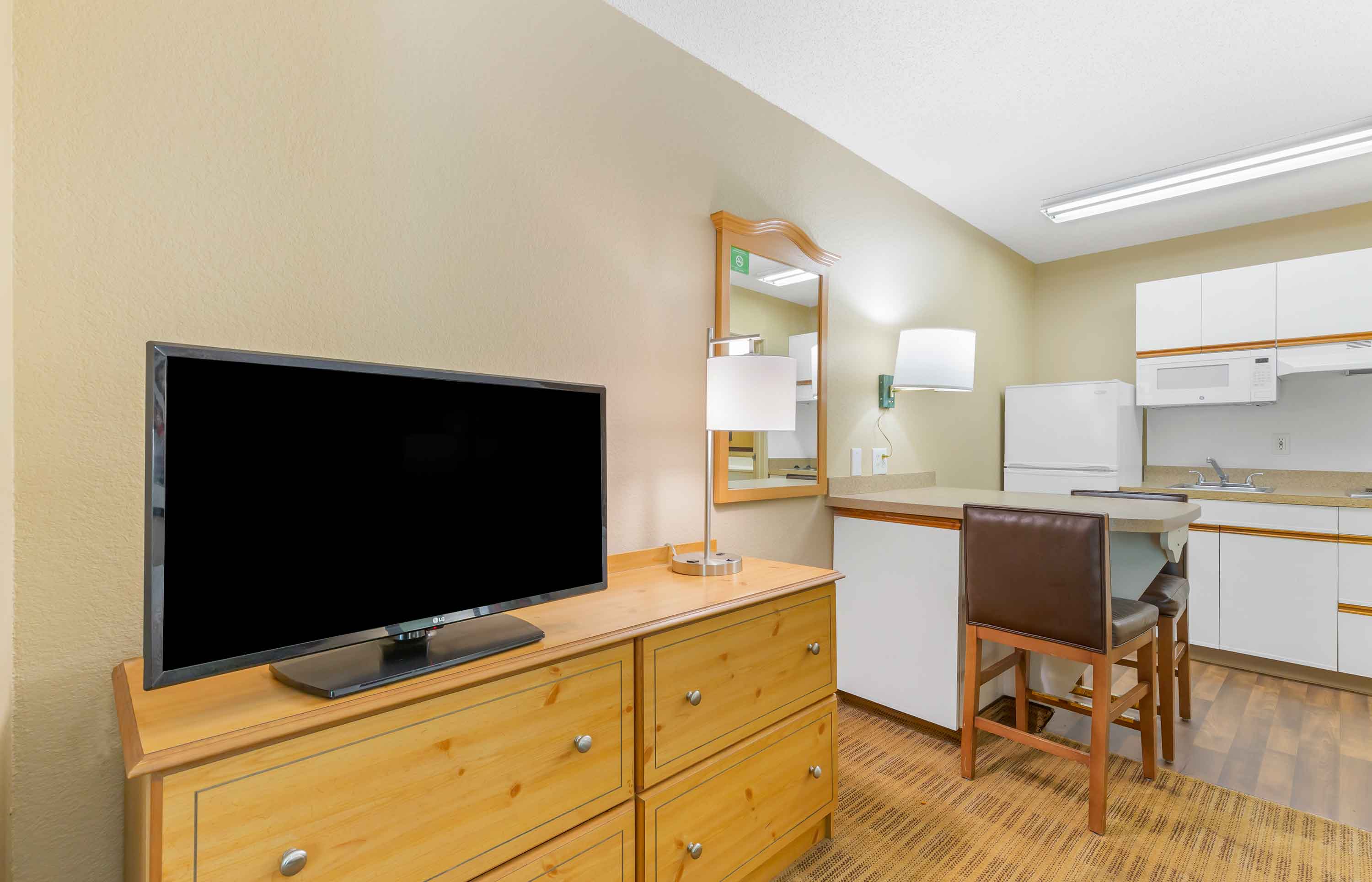 Studio Suite - 1 Queen Bed