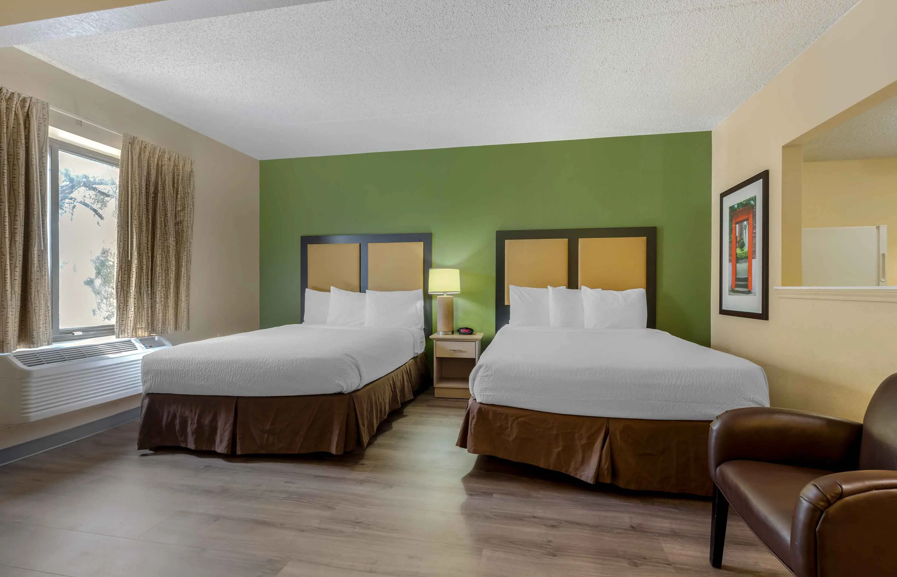 Deluxe Studio - 2 Queen Beds