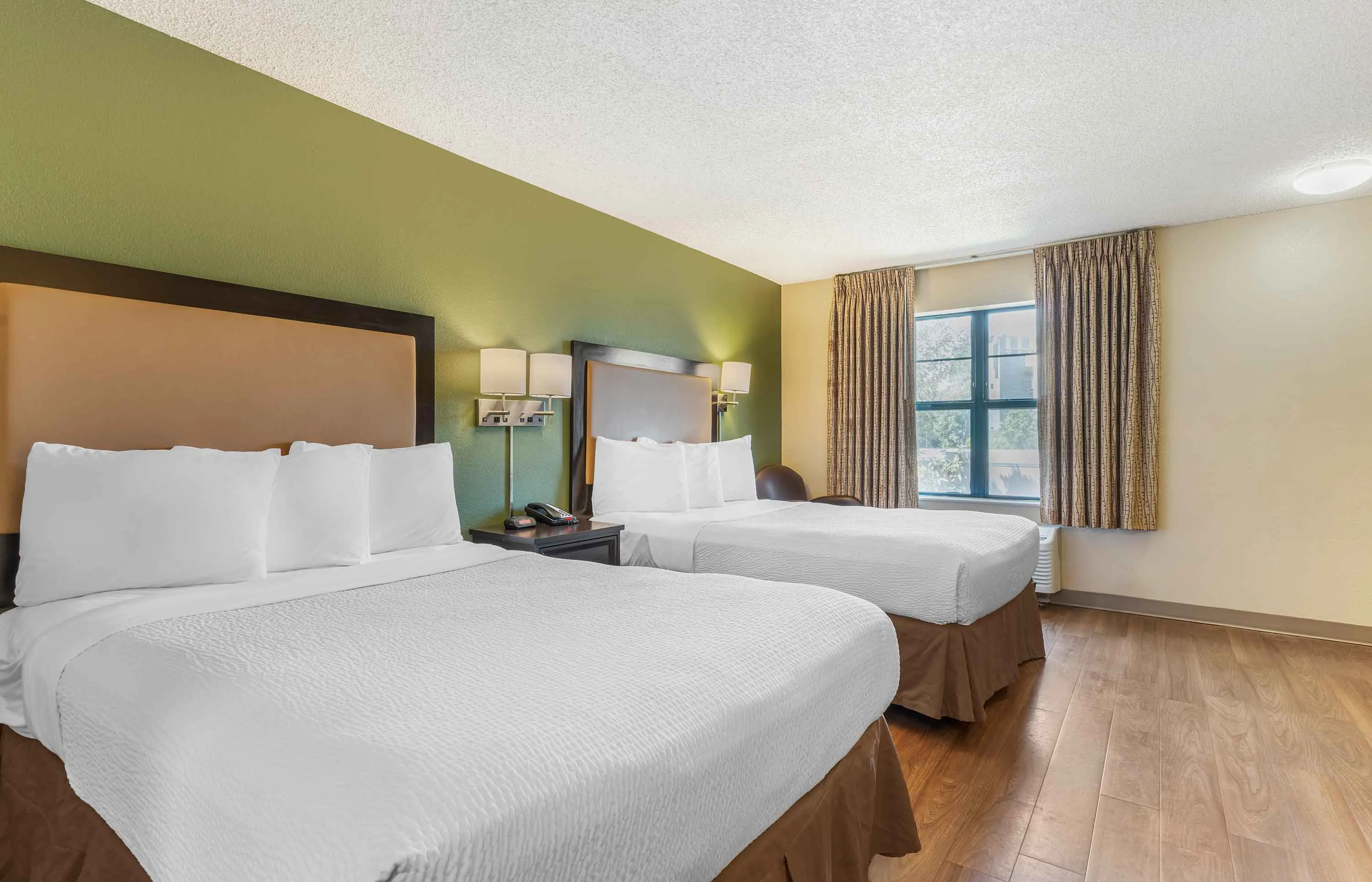 Studio Suite - 2 Full Beds