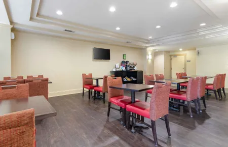 Breakfast Room