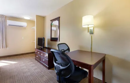 Studio Suite - 2 Queen Beds