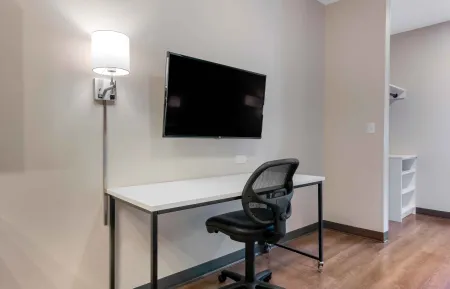 Studio Suite - 1 Queen Bed