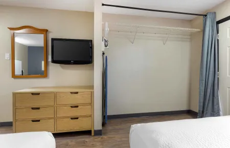 Studio Suite - 2 Full Beds